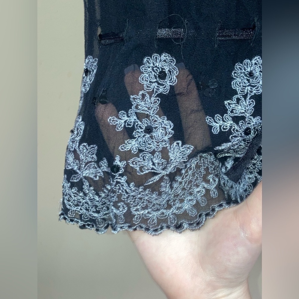 John Paul Richard Black/White Sleeveless Embroidered Beaded/Sequin Top Size S - Picture 4 of 8